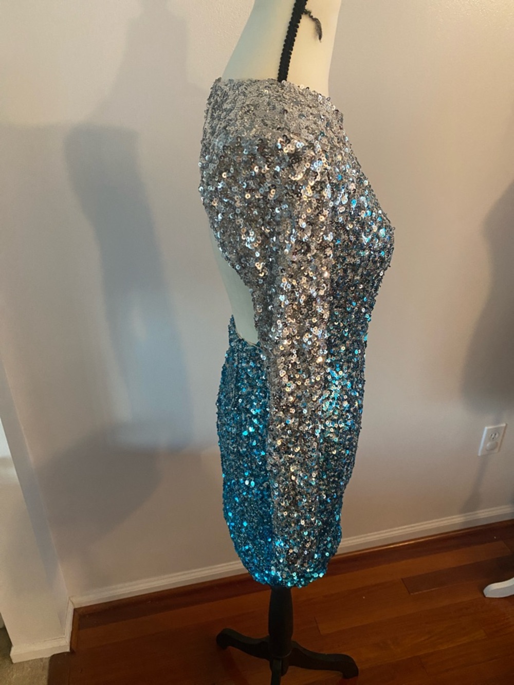 Hello Molly size 4 NWT blue and silver sequin dress - Picture 3 of 9
